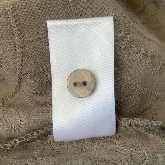 EVEREVE Palmer Embroidered Blouse Top Embroidered Mocha Small - Picture 8 of 12